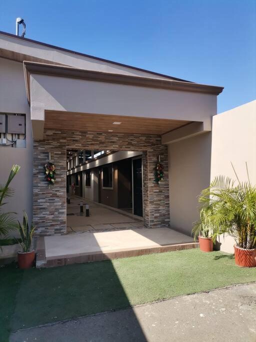 Orange Apartment 5 Min Aeropuerto Juan Santamaria Alajuela Eksteriør billede