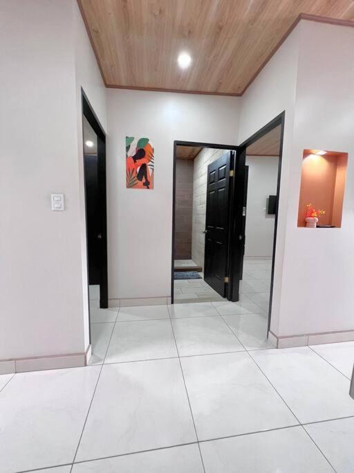 Orange Apartment 5 Min Aeropuerto Juan Santamaria Alajuela Eksteriør billede